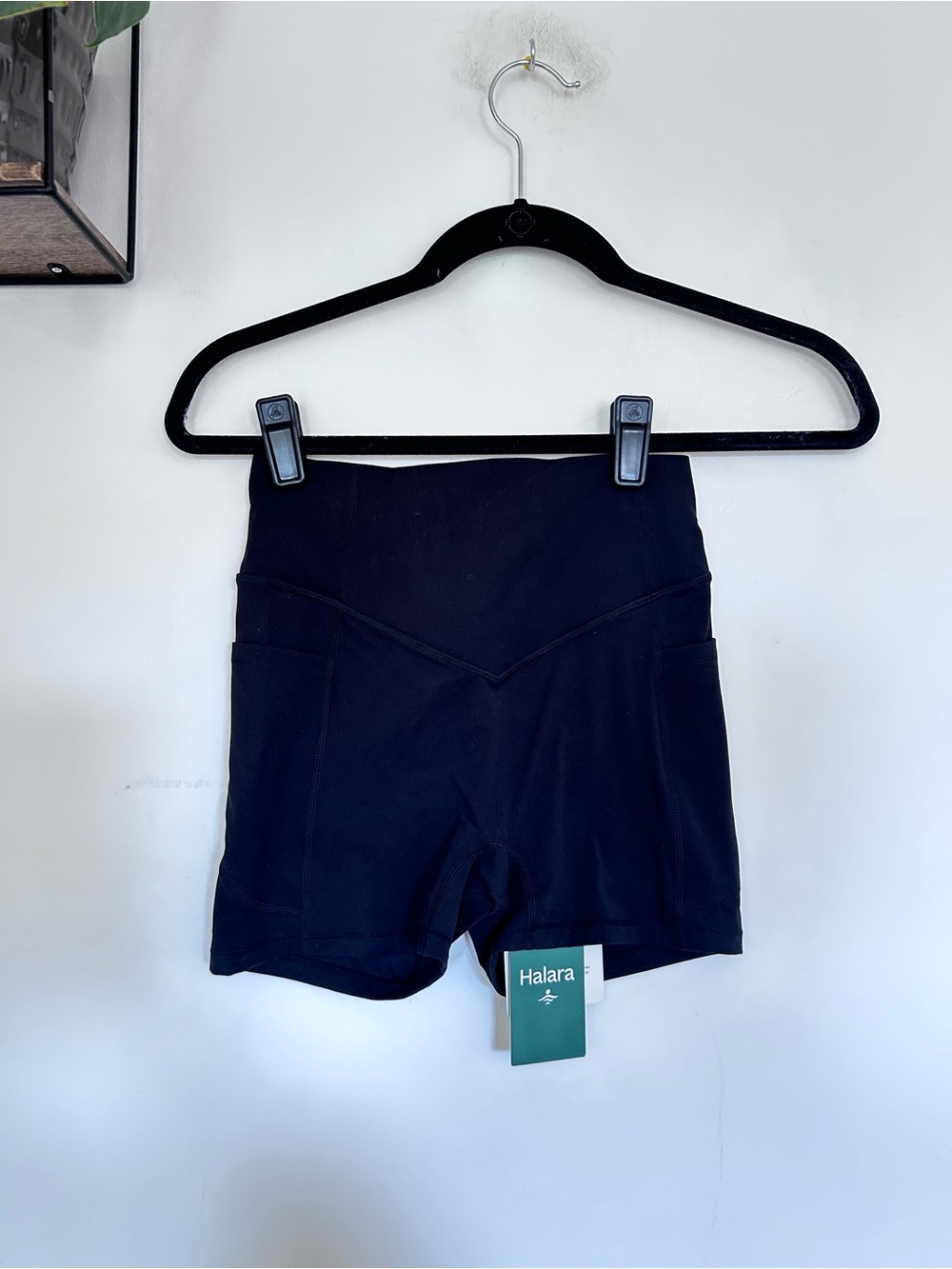 NWT Halara Black UltraSculpt Buff Lifting Athletic Shorts Size XS